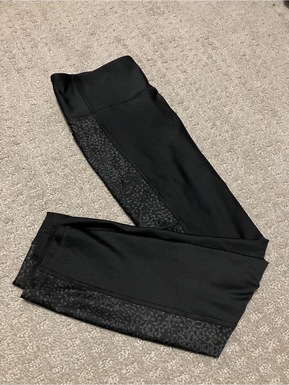 Under Armour Black Cropped Leggings Side Phone Pocket Women’s Medium